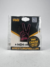 PWT / AEW : The Acclaimed Foam Hand Logo Pin Badge ( Chase )